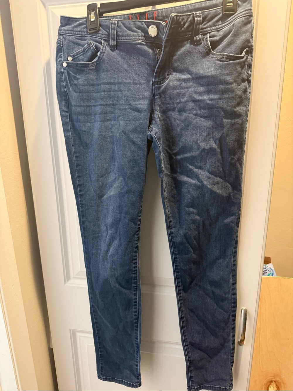 Lightly worn Elle Classic Women's Dark Blue Stretch skinny Jeans